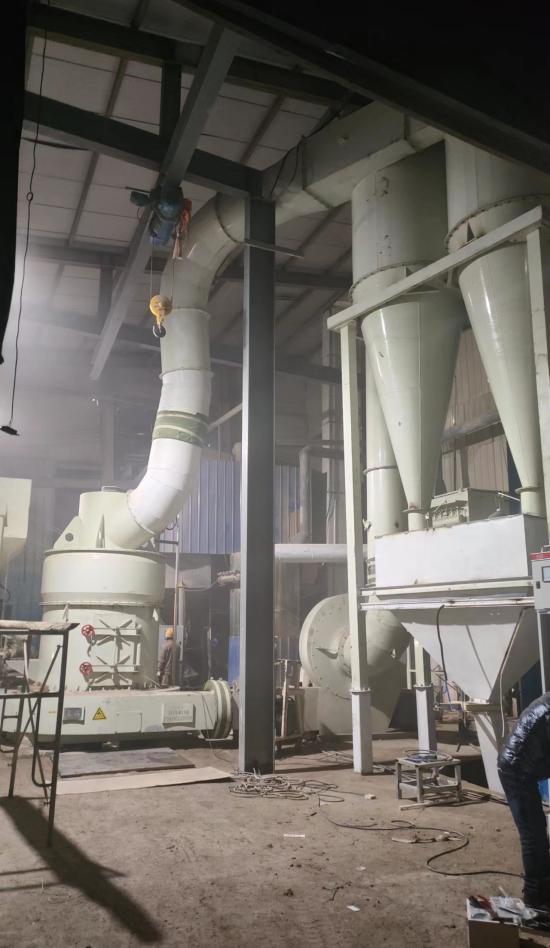 碳酸鈣懸輥磨環保型大型礦石加工用低耗能雷蒙磨粉機